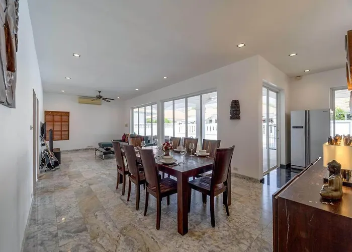 Private 4 Bedroom Pool Villa Ng411